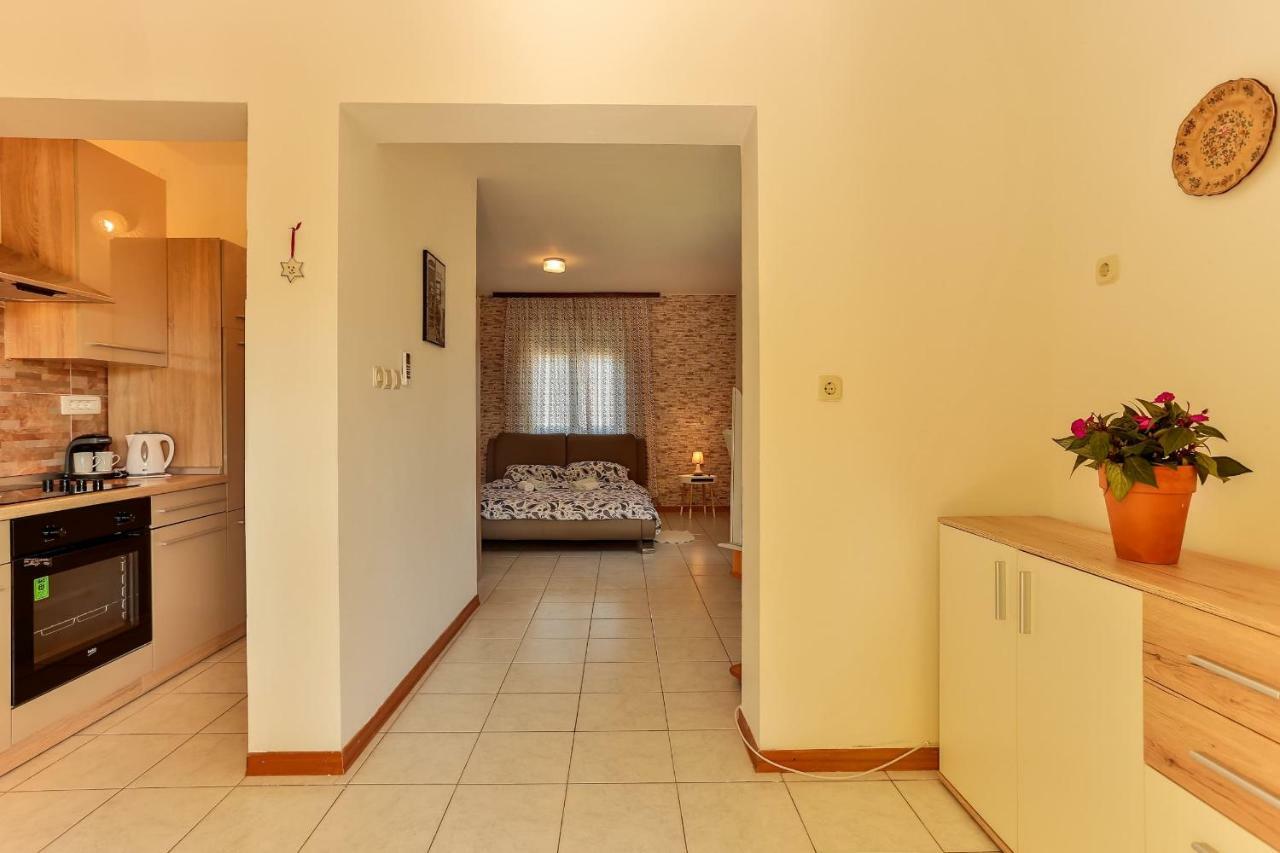 Apartments Dora Victoria Dream Medulin Bagian luar foto