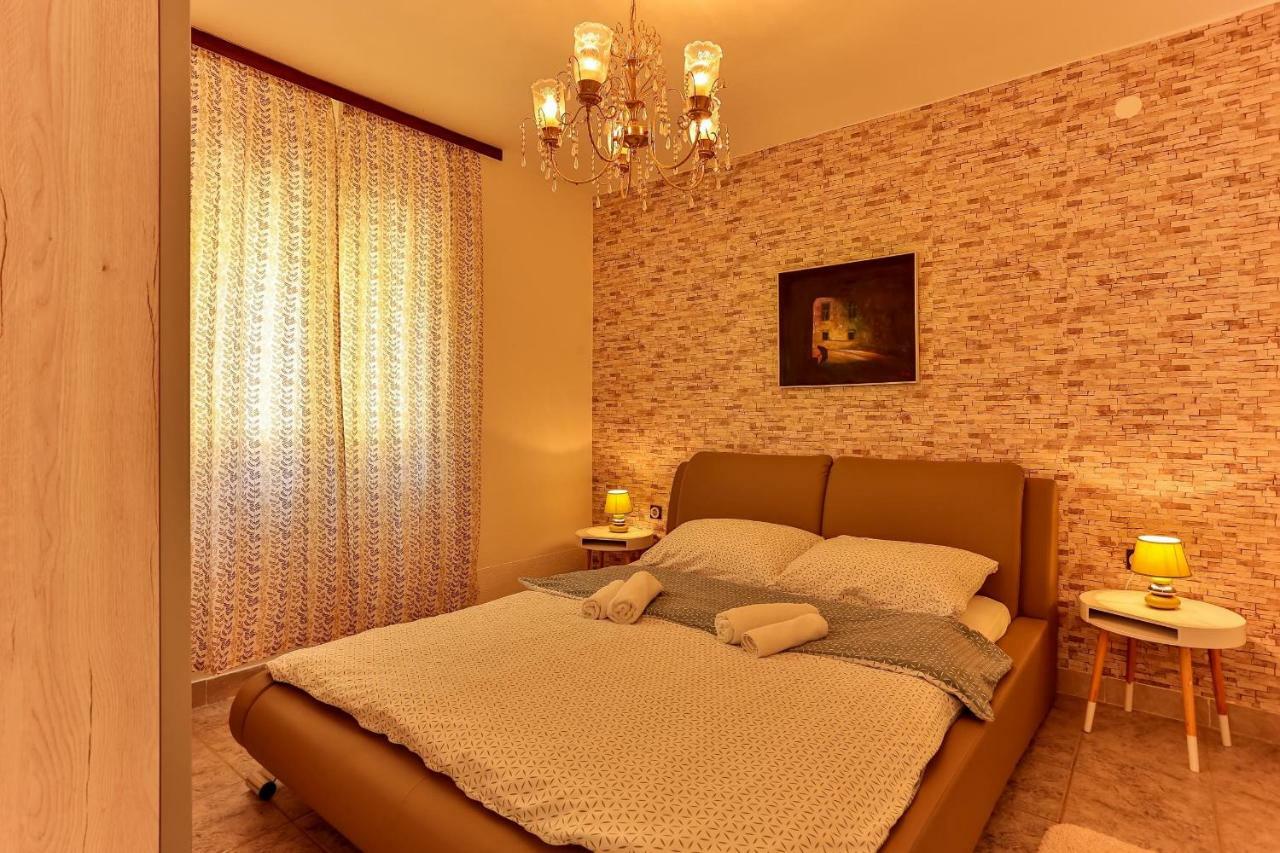 Apartments Dora Victoria Dream Medulin Bagian luar foto