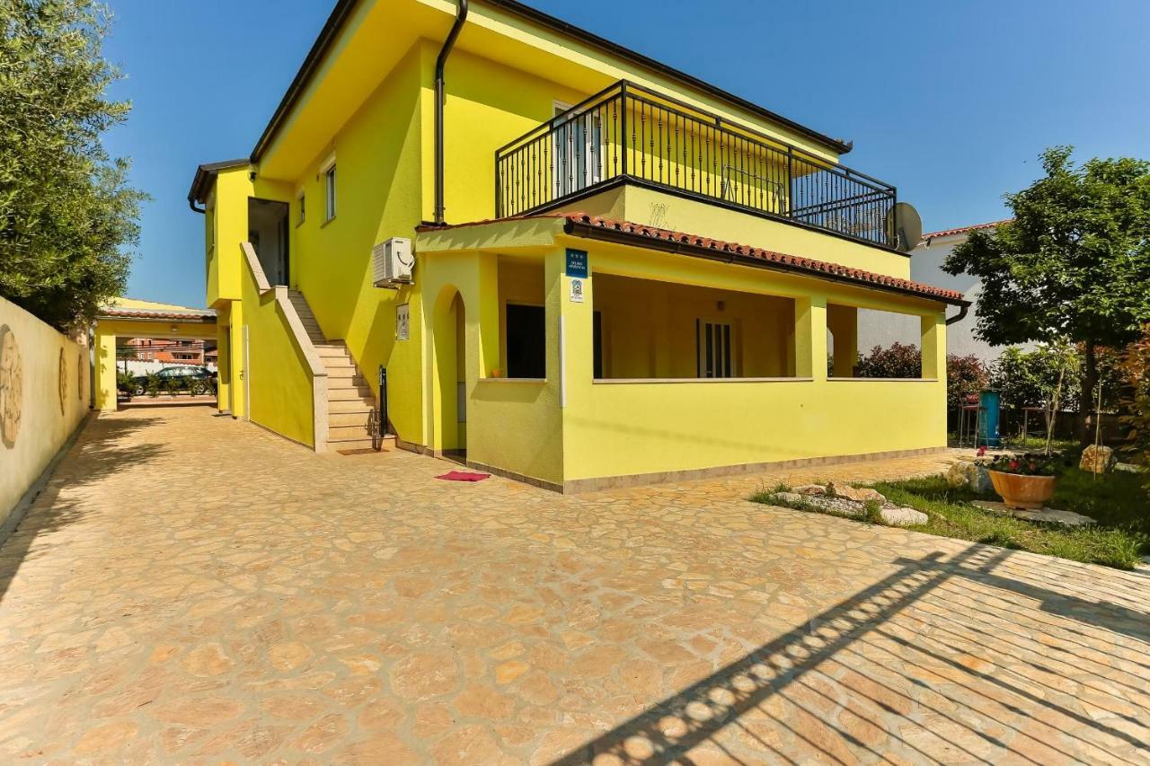 Apartments Dora Victoria Dream Medulin Bagian luar foto