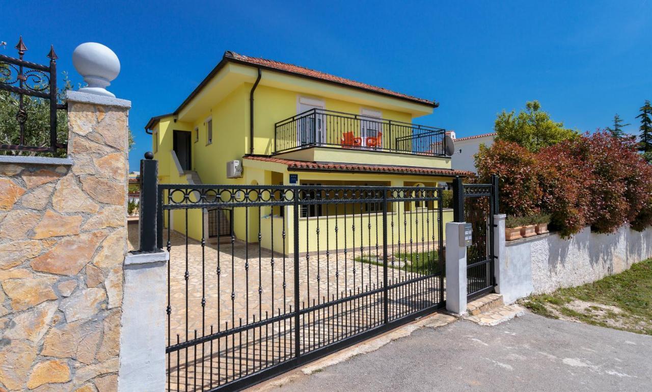 Apartments Dora Victoria Dream Medulin Bagian luar foto